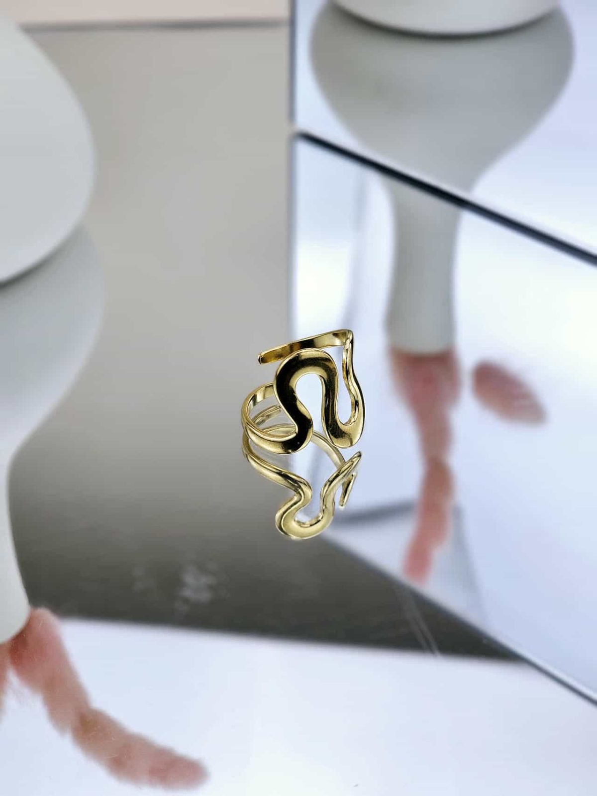 Γυναικείο Δαχτυλίδι Waves in Gold - Image 1