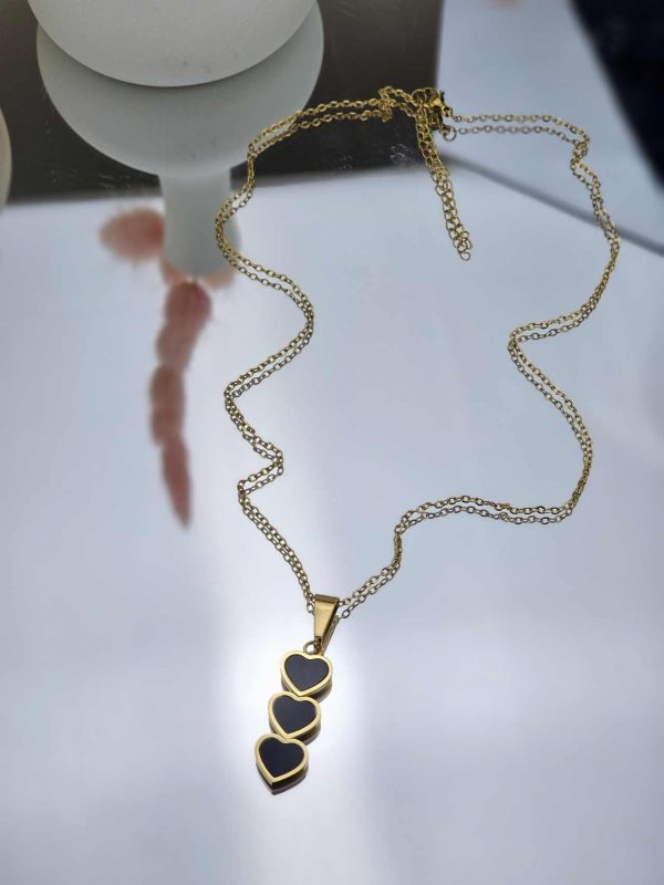 Γυναικείο Κοντό Κολιέ Black Hearts in Gold