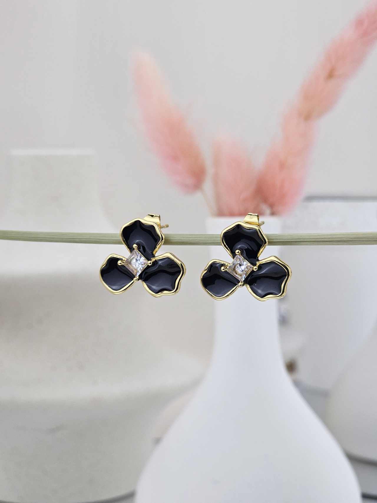 WE109 25 Γυναικεία Σκουλαρίκια Black Flowers