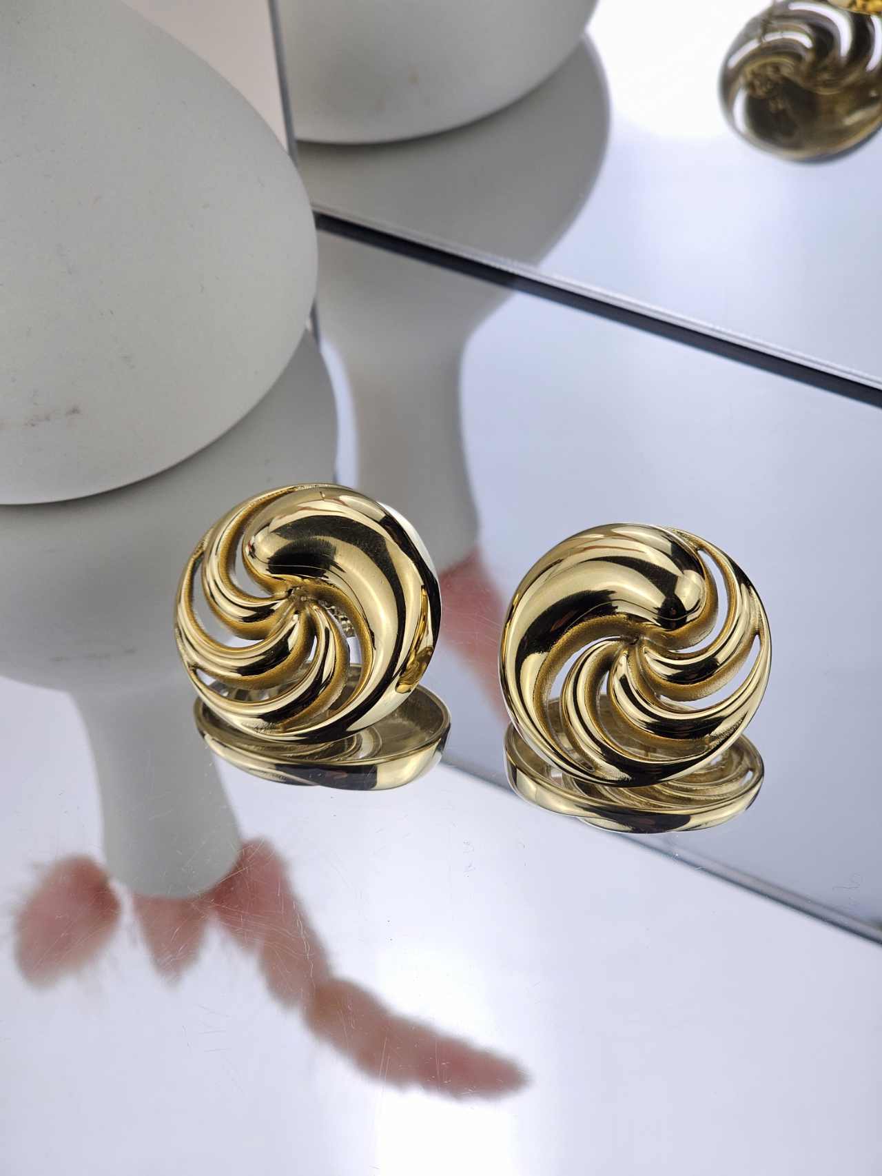 WE38 25 Γυναικεία Σκουλαρίκια Circled Waves