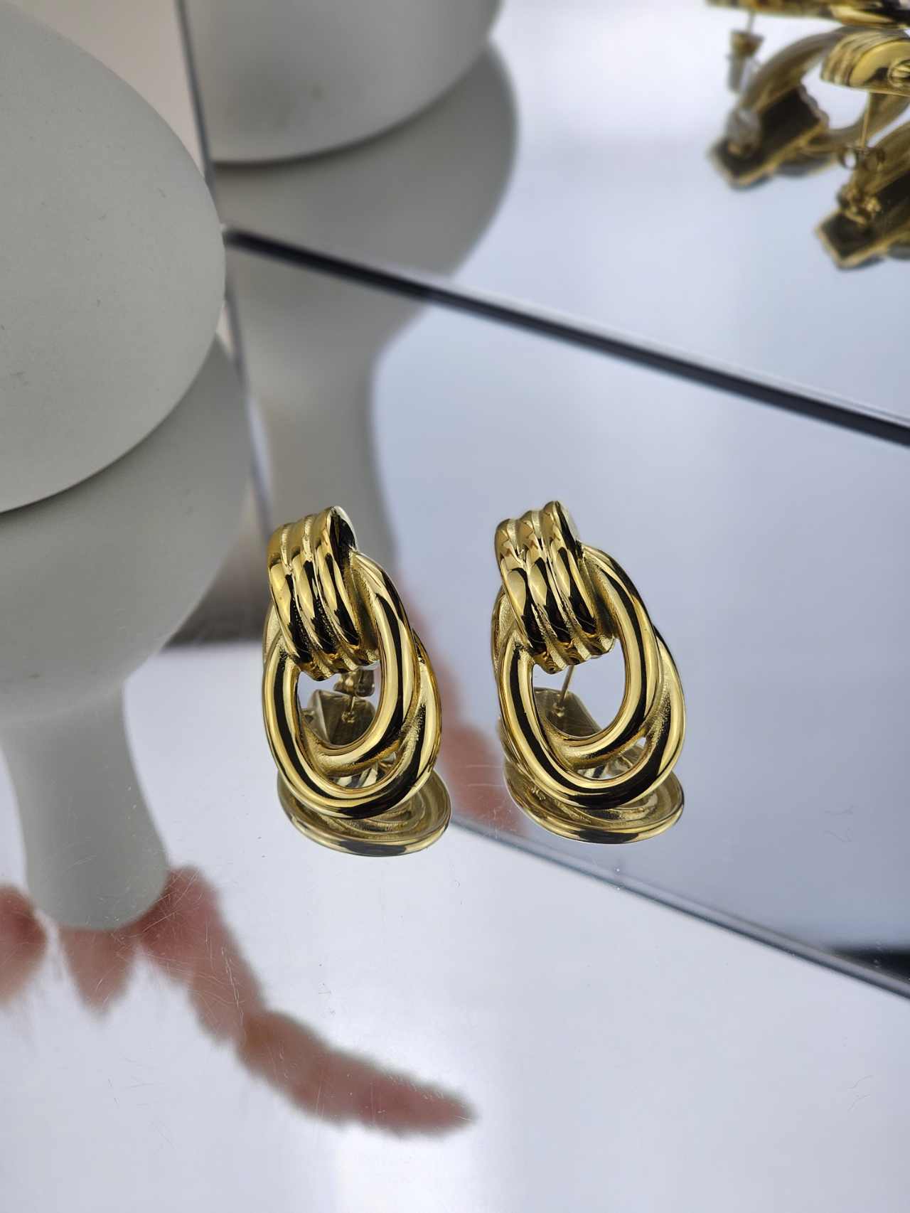 WE40 25 Γυναικεία Σκουλαρίκια Lovely in Gold