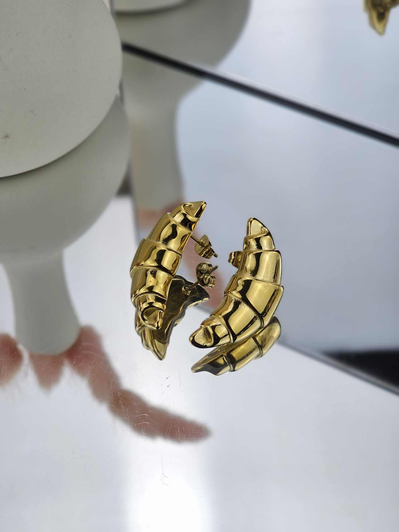 WE62 25 Γυναικεία Σκουλαρίκια Gold Croissant