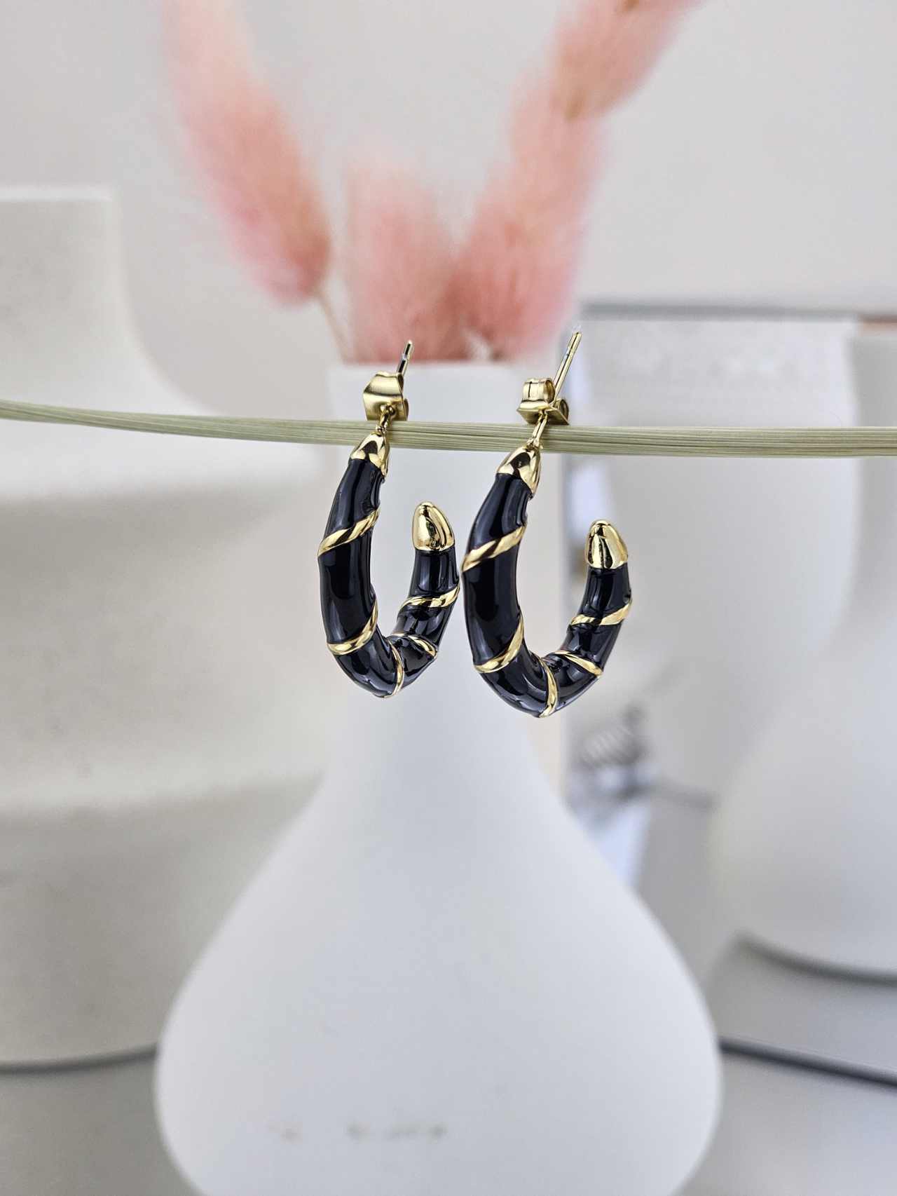 WE91 25 Γυναικεία Σκουλαρίκια Black Hoops