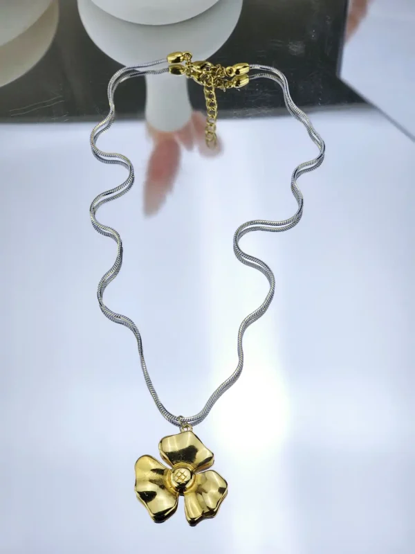 Γυναικείο Κοντό Κολιέ Gold Flower