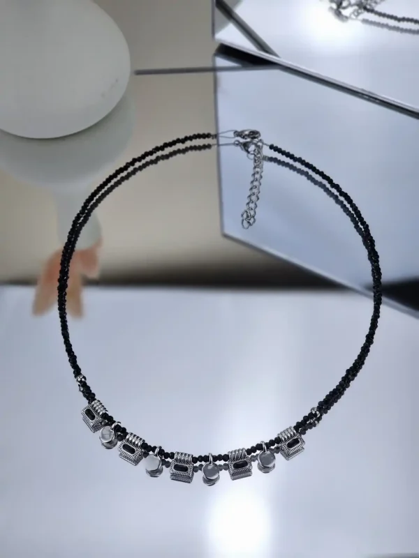 Γυναικείο Κοντό Κολιέ The Black